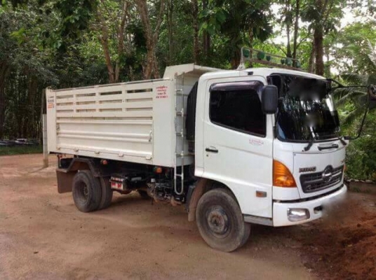 รถอีซูซุ 6 ล้อดั้ม FTR  195 แรงม้า. ปี 43.    สนใจติดต่อ  081 - 6079515