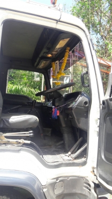 รถอีซูซุ 6 ล้อดั้ม FTR  195 แรงม้า. ปี 43.    สนใจติดต่อ  081 - 6079515