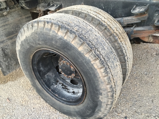 รถอีซูซุ 6 ล้อดั้ม FTR  195 แรงม้า. ปี 43.    สนใจติดต่อ  081 - 6079515