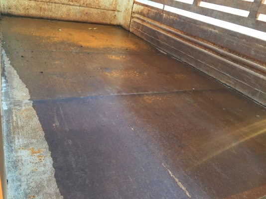 รถอีซูซุ 6 ล้อดั้ม FTR  195 แรงม้า. ปี 43.    สนใจติดต่อ  081 - 6079515