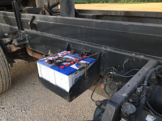 รถอีซูซุ 6 ล้อดั้ม FTR  195 แรงม้า. ปี 43.    สนใจติดต่อ  081 - 6079515