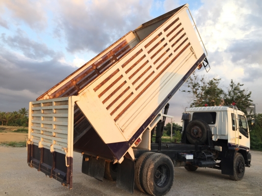 รถอีซูซุ 6 ล้อดั้ม FTR  195 แรงม้า. ปี 43.    สนใจติดต่อ  081 - 6079515