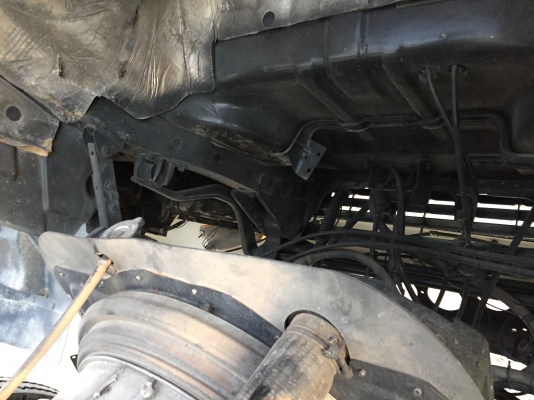 รถอีซูซุ 6 ล้อดั้ม FTR  195 แรงม้า. ปี 43.    สนใจติดต่อ  081 - 6079515