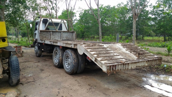 รถมิตซู 10 ล้อ ท้ายลาด เปลื่ยนเครื่อง 195 แรงม้า. ปี 31.   สนใจติดต่อ  081 - 6079515