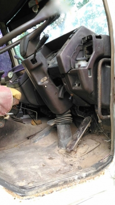 รถมิตซู 10 ล้อ ท้ายลาด เปลื่ยนเครื่อง 195 แรงม้า. ปี 31.   สนใจติดต่อ  081 - 6079515