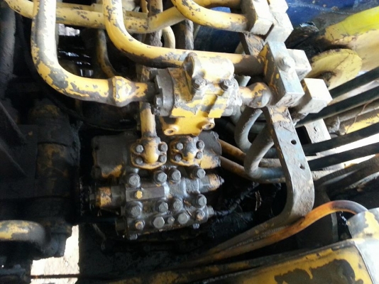 ขายรถแบคโค PC120-2 เครื่องดี ปั้มแรง เอวแน่น ช่วงล่างดี ทำงานเร็ว เอกสารใบซื้อขาย ราคา350,000 สนใจโทร 090-8588220คุณนะ 093-3258446คุณบิว หรือเข้าดูสินค้าอื่นๆได้ที่ www.narong2truck.com หรือ www.truck.in.th/498 หรือเพจFacebook ณรงค์ ซื้อขายรถมือสอง (เว็บไ