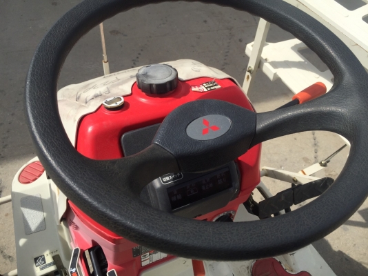 รถดำนามิตซูบิชิแบบนั่งขับ  4 แถว MITSUBISHI