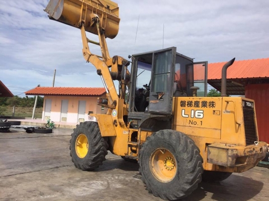 รถตักล้อยาง TCM L16 เดิมๆ สวย เล่มทะเบียนพร้อม