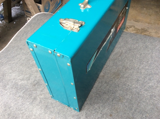 ----กล่องเหล็ก---- ----กล่องเหล็ก----