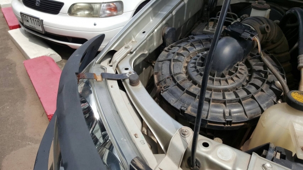 ขาย TOYOTA FORTUNER 3.0 V 4WD เกียร์ออโต้ ปี 2005/2548 รถสวยเดิม เล่มทะเบียนพร้อมโอนครับ