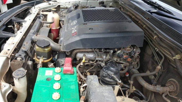 ขาย TOYOTA FORTUNER 3.0 V 4WD เกียร์ออโต้ ปี 2005/2548 รถสวยเดิม เล่มทะเบียนพร้อมโอนครับ