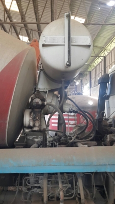 รถนิสสัน  10  ล้อ UD โม่ปูน CWM431 / 250 แรงม้า. ปี 46.   สนใจติด่อ  081 - 6079515