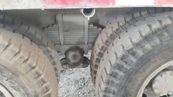 รถนิสสัน  10  ล้อ UD โม่ปูน CWM431 / 250 แรงม้า. ปี 46.   สนใจติด่อ  081 - 6079515