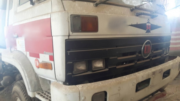 รถนิสสัน  10  ล้อ UD โม่ปูน CWM431 / 250 แรงม้า. ปี 46.   สนใจติด่อ  081 - 6079515