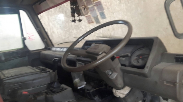 รถนิสสัน  10  ล้อ UD โม่ปูน CWM431 / 250 แรงม้า. ปี 46.   สนใจติด่อ  081 - 6079515