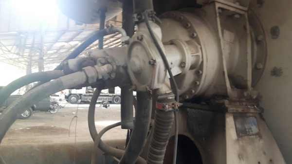 รถนิสสัน  10  ล้อ UD โม่ปูน CWM431 / 250 แรงม้า. ปี 46.   สนใจติด่อ  081 - 6079515