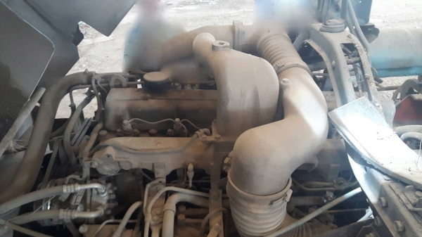 รถนิสสัน  10  ล้อ UD โม่ปูน CWM431 / 250 แรงม้า. ปี 46.   สนใจติด่อ  081 - 6079515