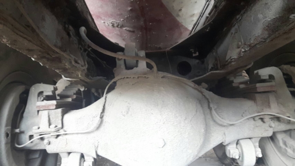 รถนิสสัน  10  ล้อ UD โม่ปูน CWM431 / 250 แรงม้า. ปี 46.   สนใจติด่อ  081 - 6079515