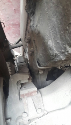 รถนิสสัน  10  ล้อ UD โม่ปูน CWM431 / 250 แรงม้า. ปี 46.   สนใจติด่อ  081 - 6079515