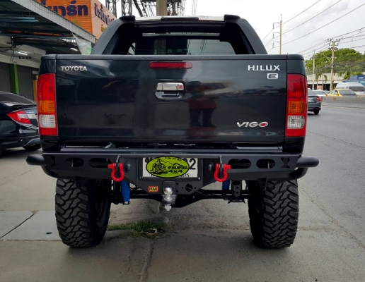 กันชนท้าย Revo