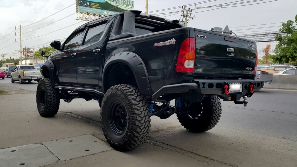 กันชนท้าย Revo