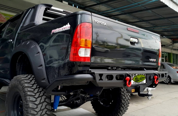 กันชนท้าย Revo