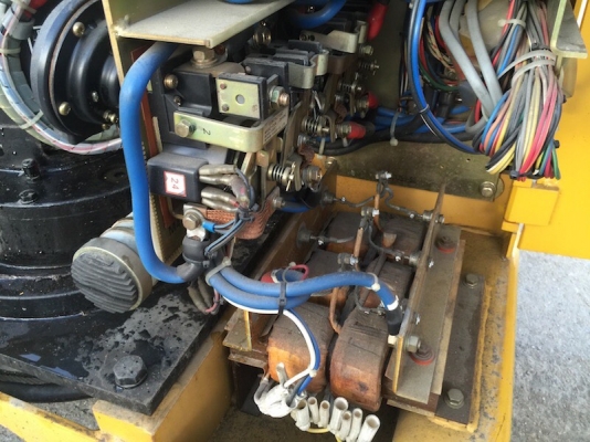 Battery Forklift ยี่ห้อ Nippon ไฟแบต 24V ยกได้ 500 kg เสาสูง 3 เมตร