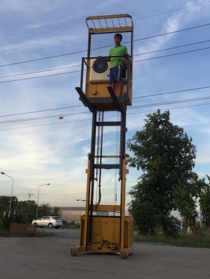 Battery Forklift ยี่ห้อ Nippon ไฟแบต 24V ยกได้ 500 kg เสาสูง 3 เมตร