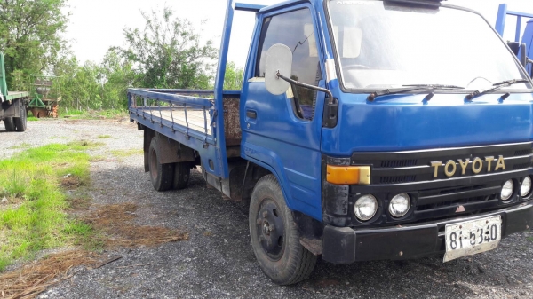 ขาย 6 ล้อ TOYOTA BU87 เครื่อง 14B 115 แรงม้า คัสซีสวยตลอดเส้น เอกสารเล่มทะเบียนครบ