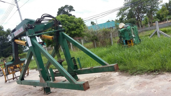 เครื่องคีบอ้อย มือสอง FORD5000 6600 มือสอง ใช้งานได้ทันที