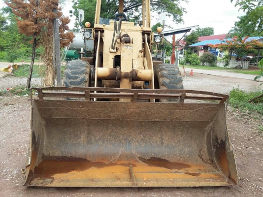 ขาย รถตัก KOMATSU 510 กรองคู่ สภาพใช้งานได้ปกติ ราคาต่อรองได้ครับ