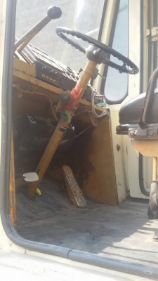 ขายรถตักKOMATSU  515  มีแอร์   พร้อมใช้งาน  ราคาต่อรองได้