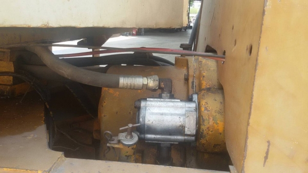 ขายรถตักKOMATSU  515  มีแอร์   พร้อมใช้งาน  ราคาต่อรองได้