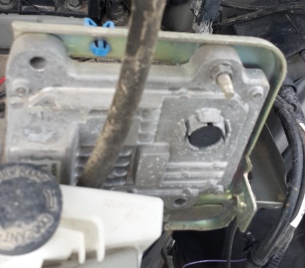 ขายอะไหล่ NISSAN ALMERA 1.2 เกียร์ออโต้ คอมแอร์ ไดร์ชาร์จ อะไหล่ช่วงล่างต่างๆ