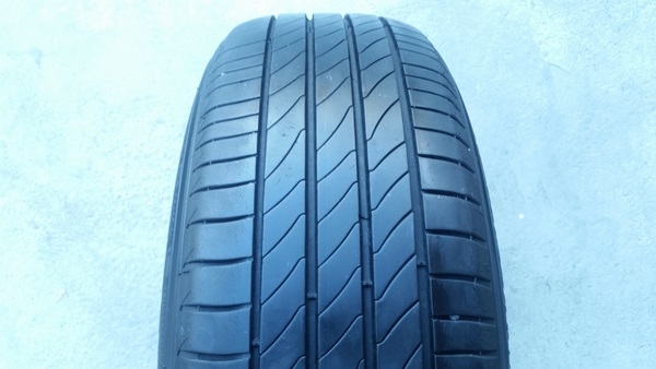 ขายยาง205/65/15 ปี 3315 MICHERLIN 3ST  4 เส้น