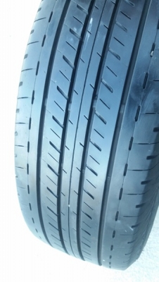 ขายยาง215/65/16 ปี 0814 BEIDGESTONE R611  4 เส้น