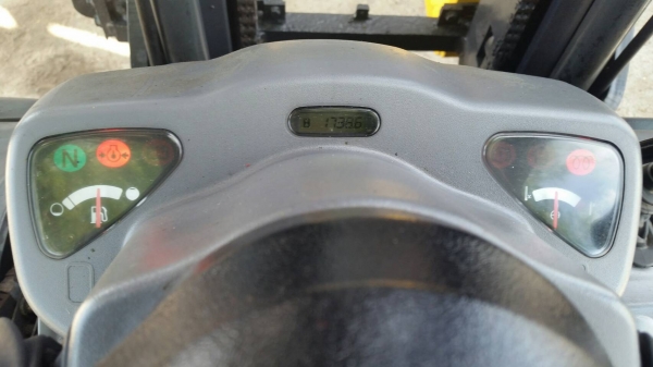 ขายด่วนรถยกKOMATSU FG20-16ยก2ตันเสาสูง3เมตรรุ่นใหม่สุดชั่วโม่งทำงานน้อยแค่1739รถนอกนำเข้ายังไม่เคยใช้งานในเมืองไทยเลย