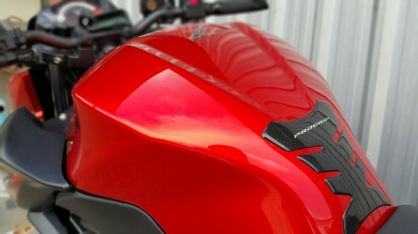 z250 2014 วิ่งน้อย สวยกริ๊บ ของแต่งเพียบ พร้อมใช้ไม่แพง ต่อรองได้จ้า