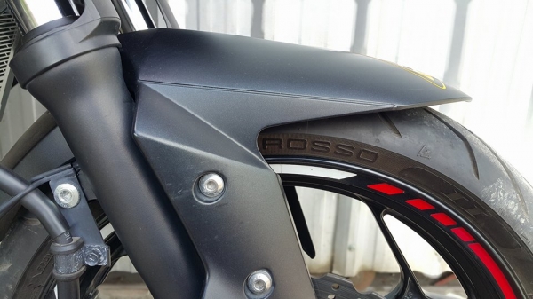 z250 2014 วิ่งน้อย สวยกริ๊บ ของแต่งเพียบ พร้อมใช้ไม่แพง ต่อรองได้จ้า