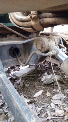 รถแบคโฮ ยี่ห้อ KOMATSU PC30 รุ่น 8 มีจานดันหน้า แขนพับได้ เครื่อง 3 สูบ คอนโทรลสั้น