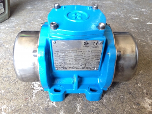 ขายมอเตอร์สั่น-เขย่า V V Vibrating made in Germany 1/4HP. 380V สภาพสวย(ทำสีใหม่) สั่นแรง พร้อมใช้งาน