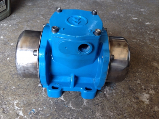 ขายมอเตอร์สั่น-เขย่า V V Vibrating made in Germany 1/4HP. 380V สภาพสวย(ทำสีใหม่) สั่นแรง พร้อมใช้งาน ขายมอเตอร์สั่น-เขย่า V V Vibrating made in Germany 1/4HP. 380V สภาพสวย(ทำสีใหม่) สั่นแรง พร้อมใช้งาน