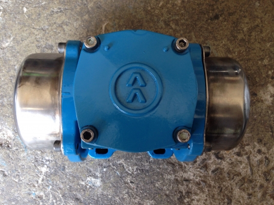 ขายมอเตอร์สั่น-เขย่า V V Vibrating made in Germany 1/4HP. 380V สภาพสวย(ทำสีใหม่) สั่นแรง พร้อมใช้งาน ขายมอเตอร์สั่น-เขย่า V V Vibrating made in Germany 1/4HP. 380V สภาพสวย(ทำสีใหม่) สั่นแรง พร้อมใช้งาน