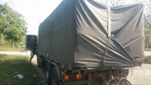 ขายผ้าใบคุมสิบล้อ  สภาพดี