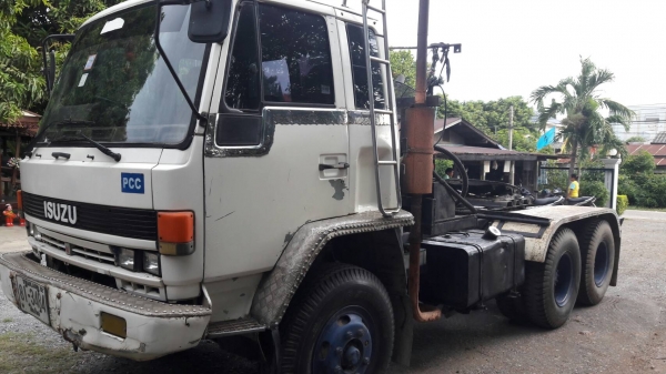 หัวลาก isuzu 240 ปี36