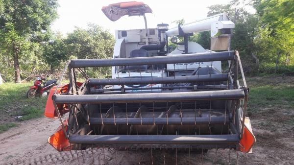 ขายรถเกี่ยวข้าวคูโบต้า  DC 70 g   สภาพสวย  ราคาถูกเหมาะตามสภาพ  เอาไปใช้ได้เลยครับ