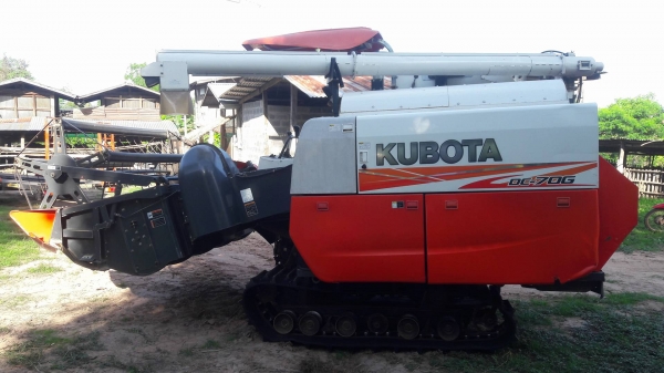 ขายรถเกี่ยวข้าวคูโบต้า  DC 70 g   สภาพสวย  ราคาถูกเหมาะตามสภาพ  เอาไปใช้ได้เลยครับ