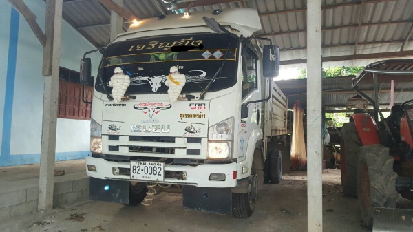 Isuzu  210ปี53 ติดต่อ 080-1405528