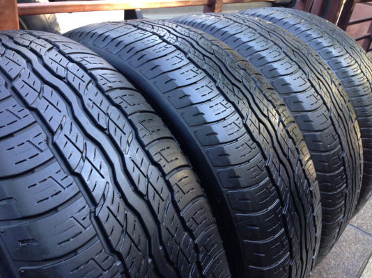 ยาง Bridgestone 235 55 18 ปี14 ดอกเยอะ ราคาไม่แพง