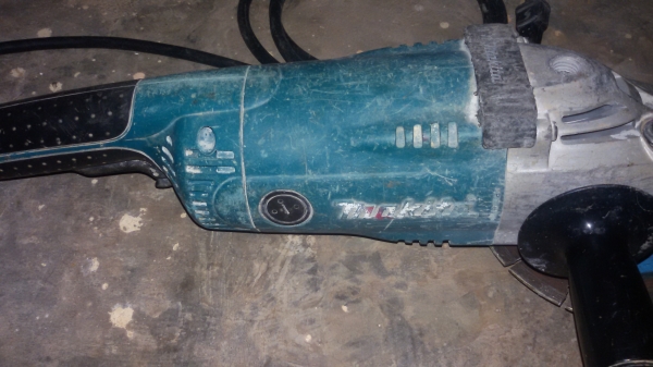 หินเจียรใหญ่ Makita